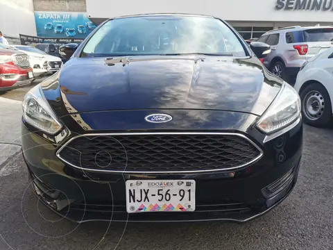 Ford Focus SE usado (2017) color Negro financiado en mensualidades(enganche $72,000 mensualidades desde $7,452)