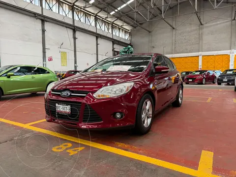 Ford Focus SE Aut usado (2015) color Rojo Racing precio $128,500