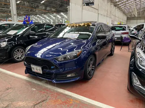 Ford Focus SE usado (2016) color Azul financiado en mensualidades(enganche $70,000 mensualidades desde $6,000)