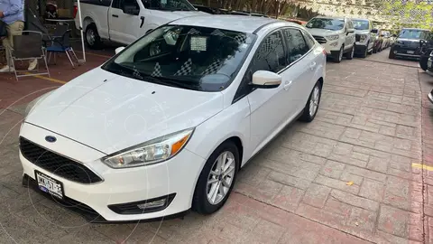 Ford Focus SE Aut usado (2015) color Blanco Platinado precio $159,000