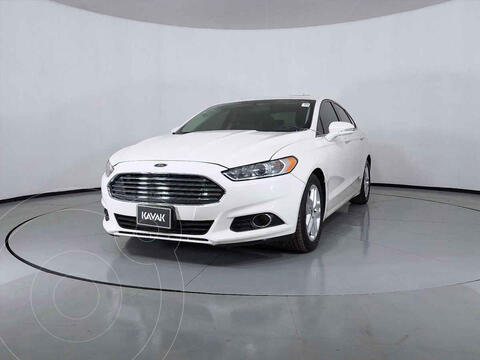 Ford Fusion SE Aut usado (2015) color Blanco precio $247,999
