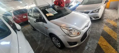 Ford Ikon Ambiente Ac usado (2015) color plateado precio $127,000