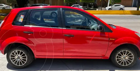 Ford Ikon Ambiente Ac usado (2013) color Rojo precio $90,000