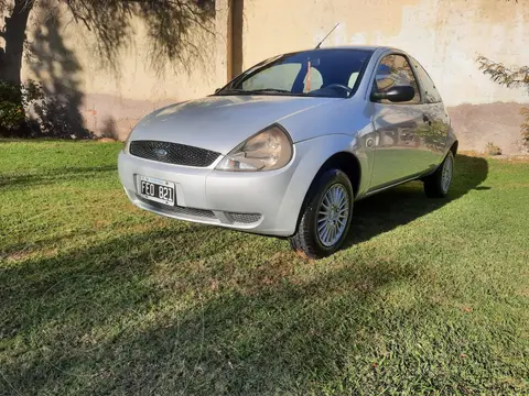 Ford Ka 1.0L Tattoo usado (2005) color Gris precio $6.490.000