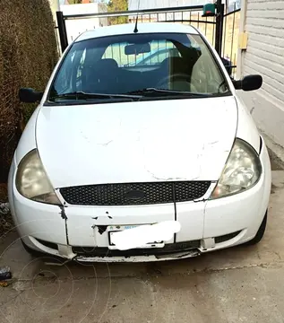 Ford Ka 1.0L Tattoo usado (2005) color Blanco precio u$s4.500