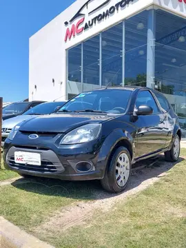 Ford Ka KA 1.0 FLY PLUS               L/11 usado (2013) color Negro precio u$s8.000