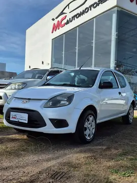 Ford Ka KA 1.6 FLY VIRAL              L/11 usado (2013) color Blanco precio u$s8.000