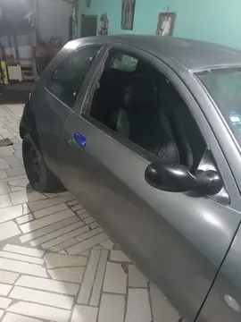 Ford Ka 1.6 Base usado (2002) color Gris precio $50,000