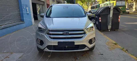 Ford Kuga 2.0L Titanium 4x4 usado (2019) color Gris precio u$s27.900