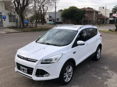 Ford Kuga Titanium 2.0 4x4 usado (2016) color Blanco precio u$s20.000