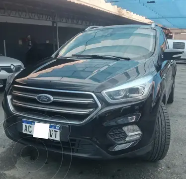 Ford Kuga Titanium Aut usado (2017) color Negro precio u$s22.500