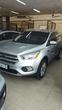 Ford Kuga 2.0L SEL 4x4 usado (2017) color Plata Lunar precio $29.500.000