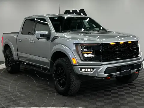 Ford Lobo Raptor High usado (2023) color plateado precio $1,489,999