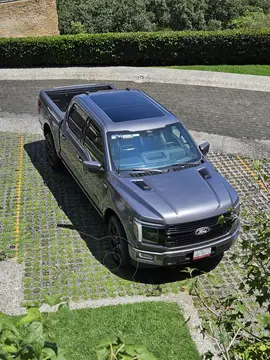 Ford Lobo Doble Cabina Platinum 4x4 usado (2024) color Gris precio $1,300,000