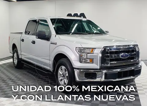 Ford Lobo XLT Crew Cab 4x2 V8 usado (2016) color plateado precio $427,999