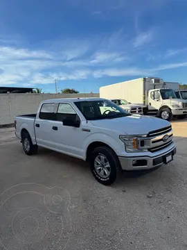 Ford Lobo Doble Cabina XLT 4x2 V8 usado (2018) color Blanco precio $420,000