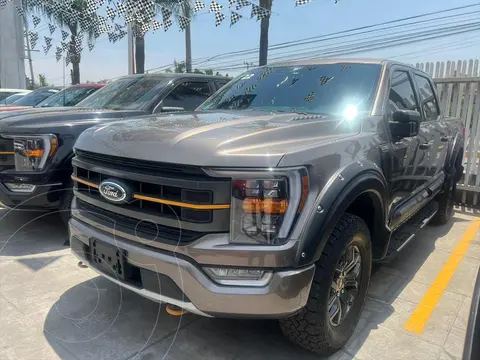 Ford Lobo Lariat Crew Cab 4x4 usado (2022) color Gris precio $1,190,000