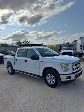Ford Lobo Doble Cabina XLT 4x4 V8 usado (2017) color Blanco precio $400,000