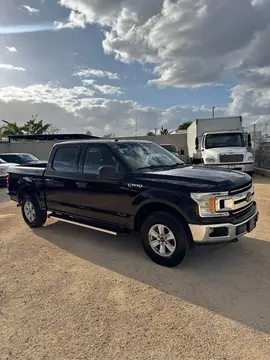 Ford Lobo Cabina Regular XLT 4x4 V8 usado (2018) color Negro precio $420,000
