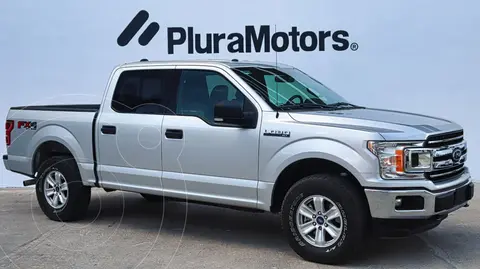 Ford Lobo Doble Cabina XLT 4x4 V8 usado (2018) color plateado precio $589,000