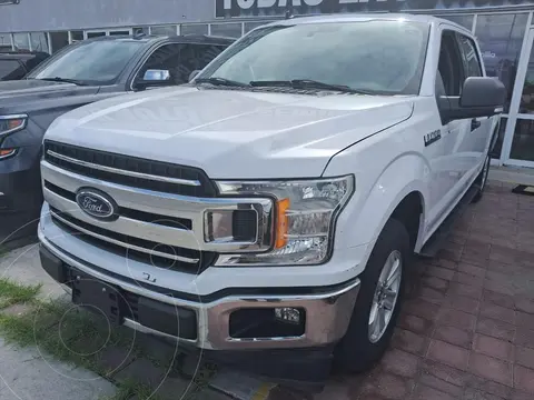 Ford Lobo XLT Crew Cab 4x2 V8 usado (2020) color Blanco financiado en mensualidades(enganche $136,000 mensualidades desde $15,900)