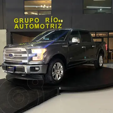 Ford Lobo Doble Cabina Platinum 4x4 usado (2017) color Gris Oscuro precio $549,000