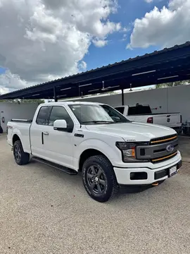 Ford Lobo Doble Cabina XLT 4x4 V8 usado (2018) color Blanco precio $385,000