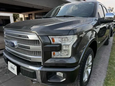 Ford Lobo Doble Cabina Platinum 4x4 usado (2016) color Gris precio $590,000