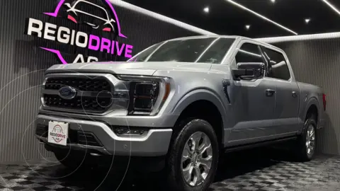 Ford Lobo Platinum usado (2022) color Plata financiado en mensualidades(enganche $323,970 mensualidades desde $21,811)