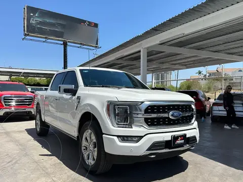 Ford Lobo Platinum Doble Cabina usado (2023) color Blanco Oxford financiado en mensualidades(enganche $285,560 mensualidades desde $24,866)