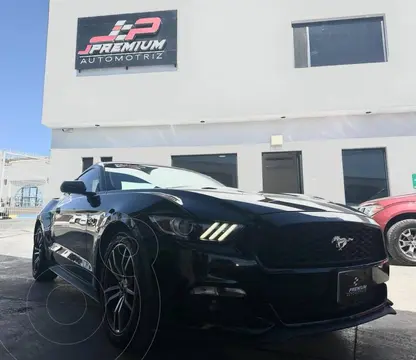 Ford Mustang Coupe 2.3L usado (2016) color Negro precio $430,000