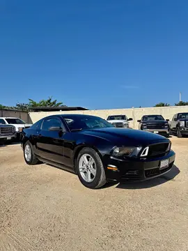 Ford Mustang Coupe 3.7L V6 Aut usado (2014) color Negro precio $190,000
