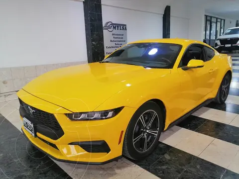 Ford Mustang EcoBoost Premium usado (2024) color Amarillo precio $875,000