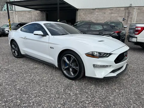 Ford Mustang GT usado (2022) color Blanco Oxford precio $870,000