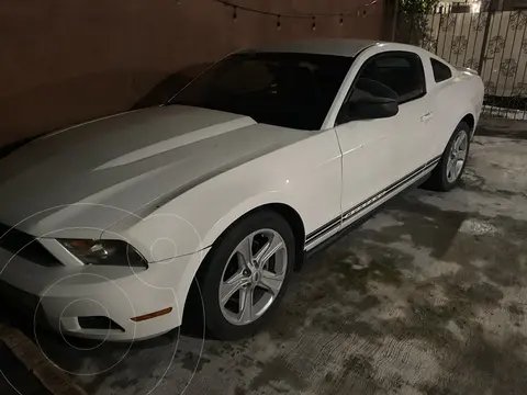 Ford Mustang Coupe V6 Aut usado (2010) color Blanco precio $170,000