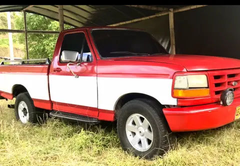 Ford Ranger XLT usado (1981) color Rojo precio $2.400.000