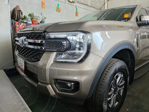 Ford Ranger XLT Gasolina 4x2 usado (2024) color Dorado precio $655,900