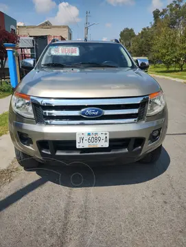 Ford Ranger XLT Gasolina 4x2 Cabina Doble usado (2015) color Gris precio $267,900