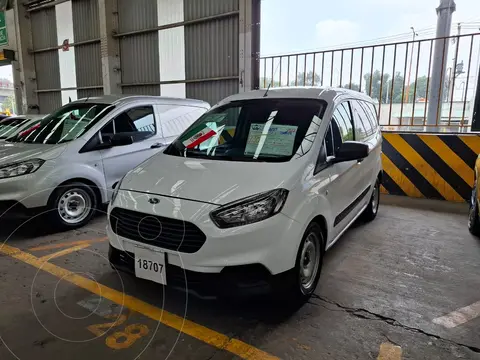 Ford Transit Gasolina Van Mediana usado (2022) color Blanco Nieve financiado en mensualidades(enganche $59,000 mensualidades desde $5,300)
