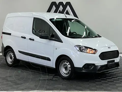 Ford Transit Diesel 15 Pasajeros usado (2023) color Blanco precio $269,999