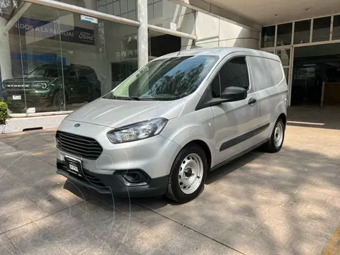 Ford Transit Gasolina Van usado (2021) color Plata precio $299,000