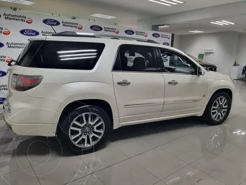 GMC Acadia Denali usado (2014) color Blanco precio $220,000