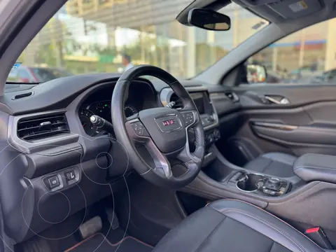 GMC Acadia AT4 usado (2023) color Blanco financiado en mensualidades(enganche $253,911 mensualidades desde $16,917)