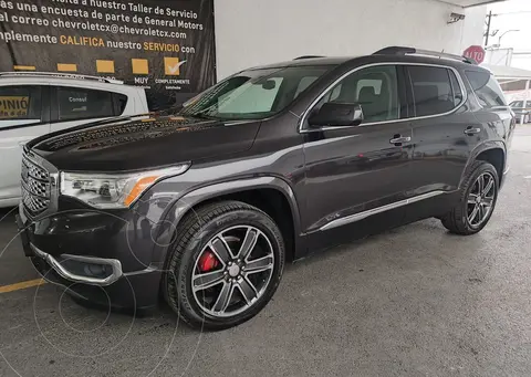 GMC Acadia Denali usado (2017) color Gris precio $450,000