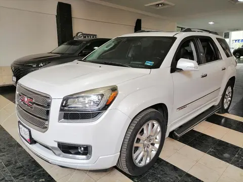 GMC Acadia Denali usado (2016) color Blanco precio $295,000