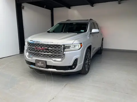 GMC Acadia Denali usado (2020) color plateado precio $589,000