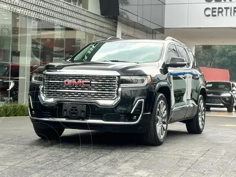 GMC Acadia Denali usado (2023) color Negro precio $925,000