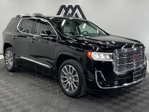 GMC Acadia Denali usado (2023) color Negro precio $679,999