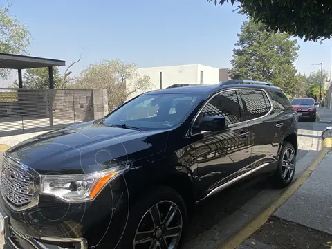 GMC Acadia Denali usado (2018) color Negro Grafito precio $410,000