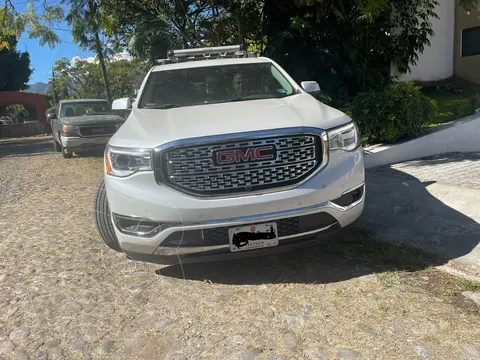 GMC Acadia Denali usado (2019) color Blanco precio $500,000